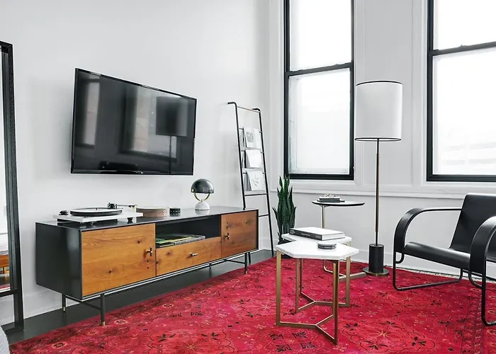 Abode - Downtown Convention Center Apartment *